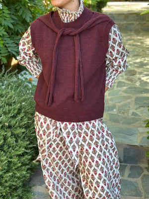 BOW VEST