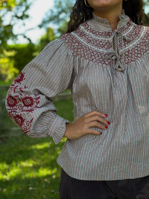BLUSA BORDADOS