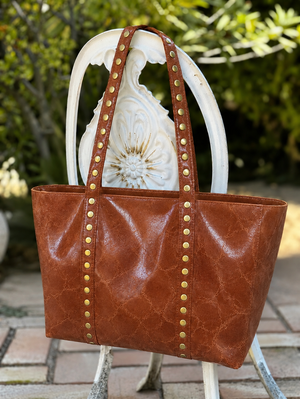 BOLSO METALIZADO TACHAS