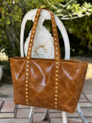 BOLSO METALIZADO TACHAS