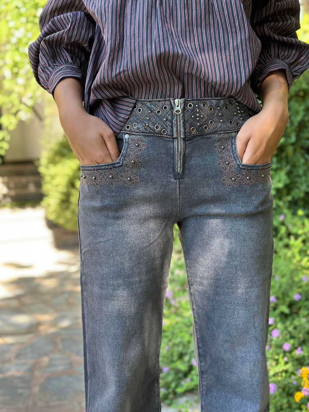 VAQUERO TACHAS GRIS