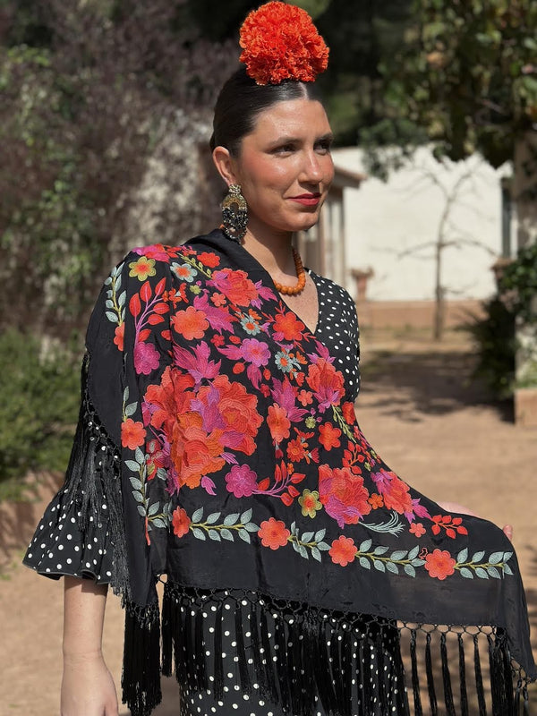 MANTÓN ABRIL NEGRO