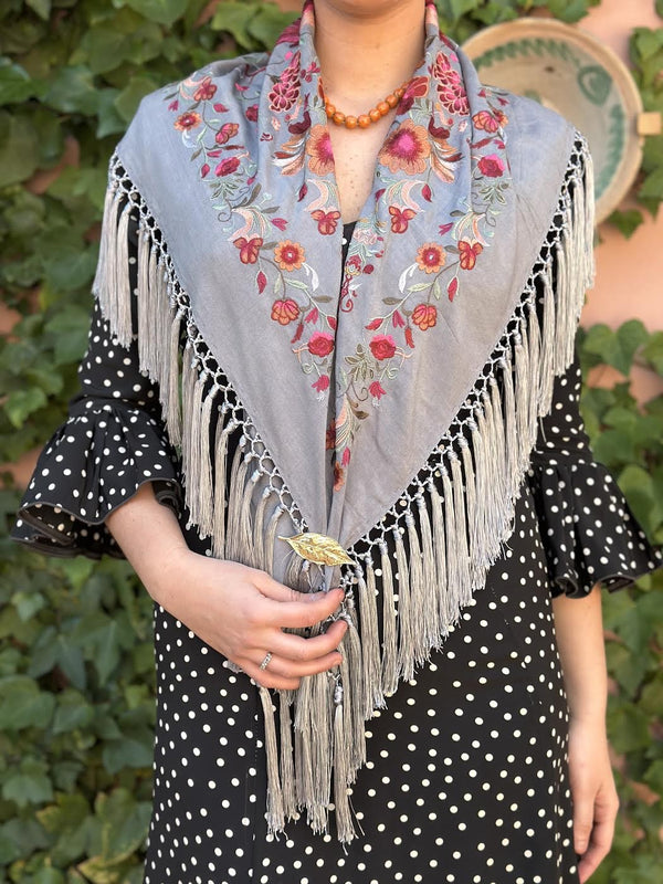 MANTÓN ISABELINO GRIS