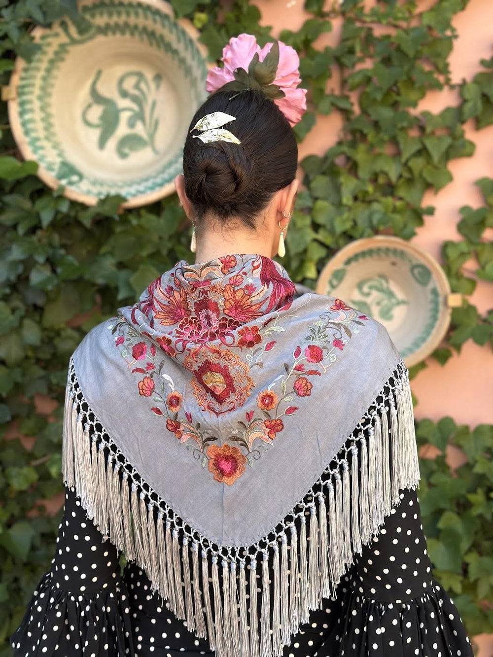 MANTÓN ISABELINO GRIS