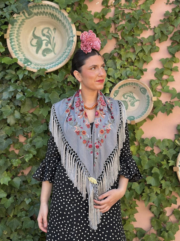 MANTÓN ISABELINO GRIS