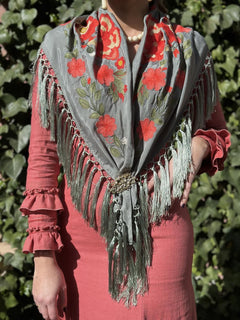 MANTÓN FLORAL VERDE JABONOSO