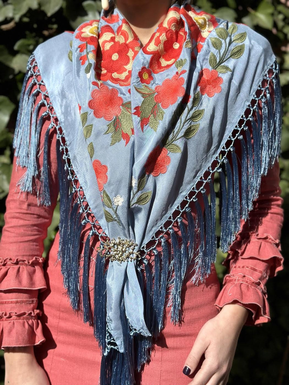 MANTÓN FLORAL CELESTE