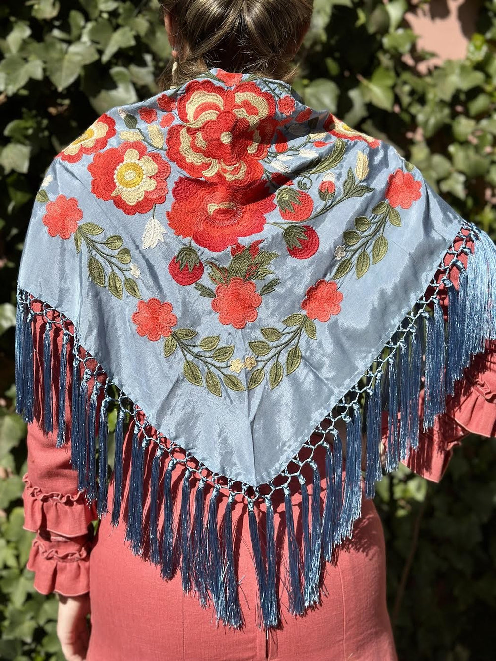 MANTÓN FLORAL CELESTE