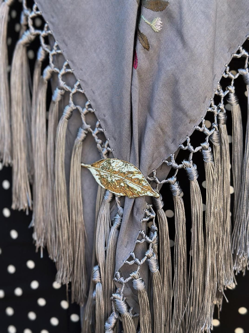 BROCHE HOJA ALARGADA