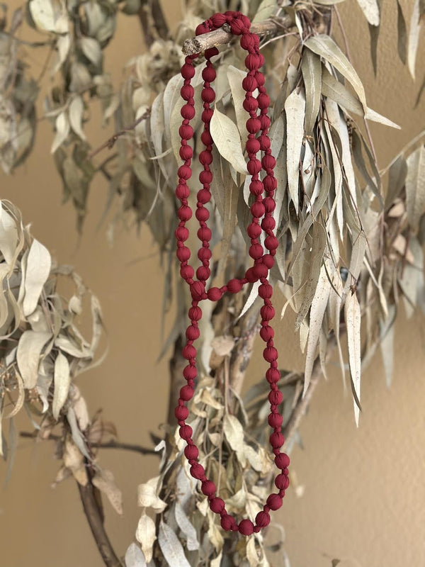 COLLAR BOLITAS VINO