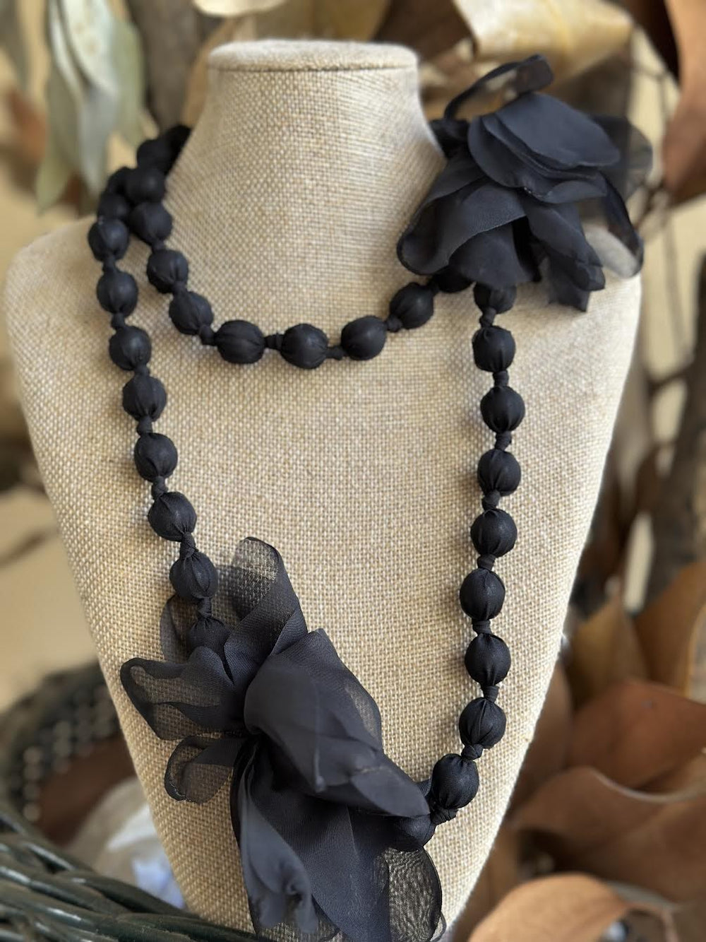 COLLAR BOLITAS NEGRO