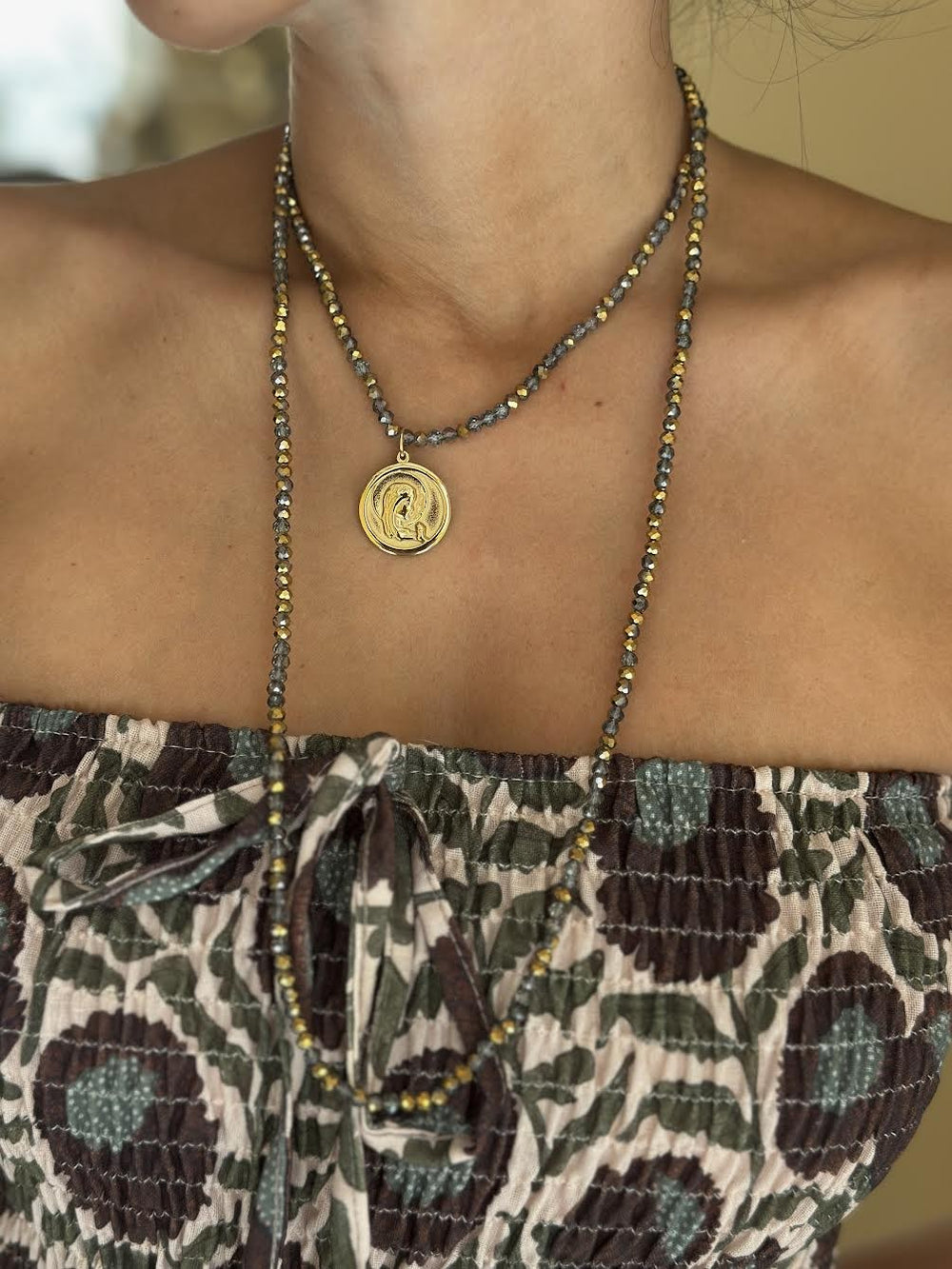 COLLAR BICOLOR VIRGEN NIÑA