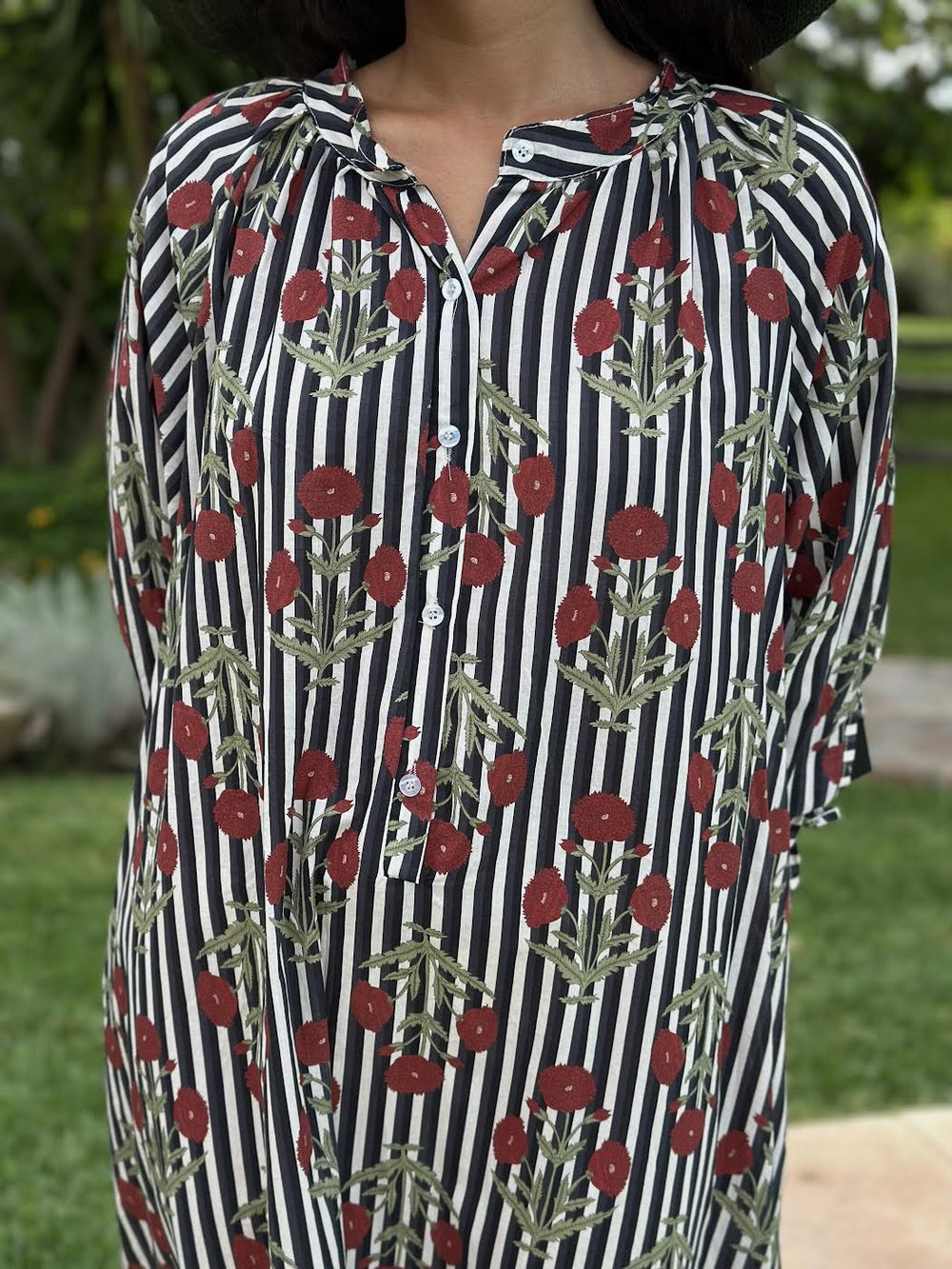 VESTIDO RAYITAS FLORAL